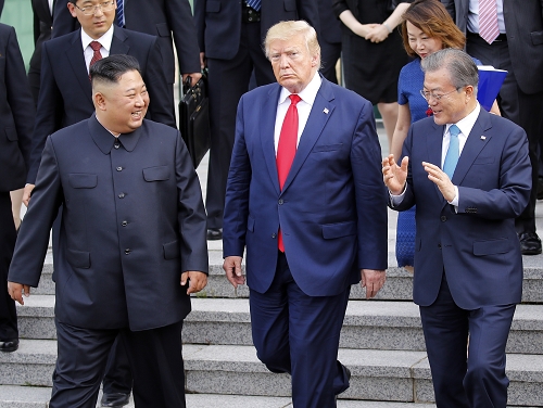 문재인 대통령과 도널드 트럼프 미국 대통령, 김정은 북한 국무위원장이 지난달 30일 판문점에서 만났다. /사진=뉴시스.