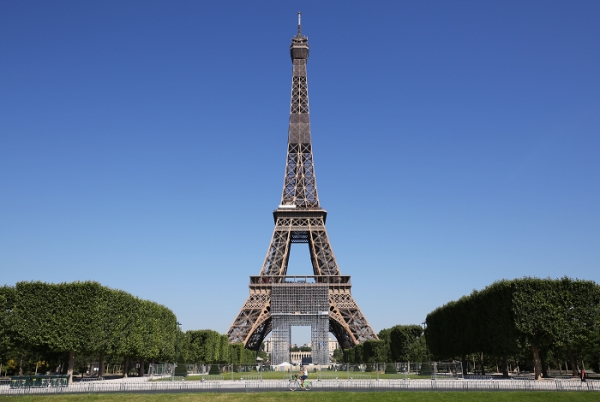 프랑스 파리 에펠탑 전경. /사진=신화통신, 뉴시스.
