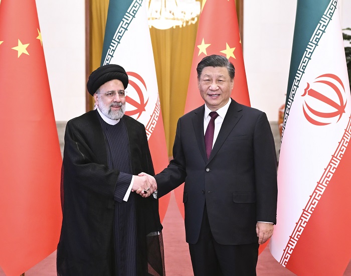 시진핑 중국 국가주석(오른쪽), 에브라힘 라이시 이란 대통령. /사진=신화통신, 뉴시스