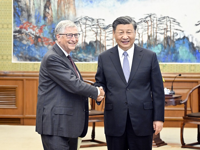 시진핑 중국 국가주석(오른쪽), 빌 게이츠 마이크로소프트 공동창업자. /사진=신화통신, 뉴시스