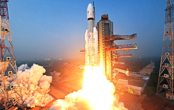 미국 업체의 통신위성을 싣고 발사되는 인도의 LVM3 로켓. /사진=ISRO