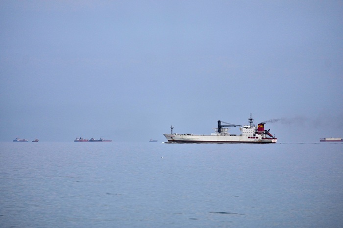 호르무즈 해협을 항해하는 유조선