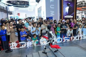 중국 로봇 산업에 '뭉칫돈' 몰리는 까닭은? - 뉴스 썸네일 이미지