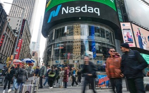 美증시 나스닥100 '상승'...반도체주 '껑충' vs 테슬라·MSTR '뚝' - 뉴스 썸네일 이미지