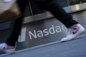 미국증시 나스닥100 '또 하락'...메모리칩 & 소프트웨어주는 '활짝' - 뉴스 썸네일 이미지